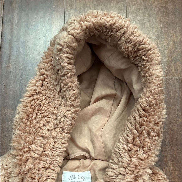Zara Girls Beige Sherpa Vest with Hood, Size 7/8 - Picture 2 of 8
